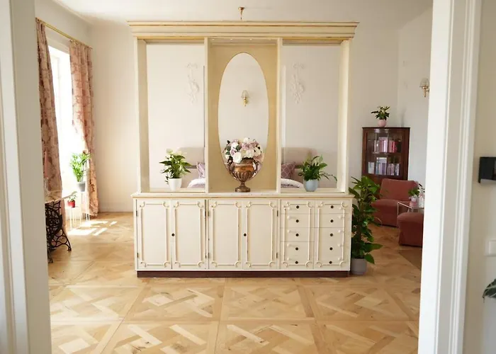 Large, Elegant Appartamento *