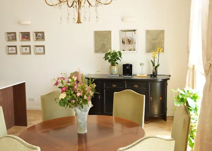 Large, Elegant Appartamento *